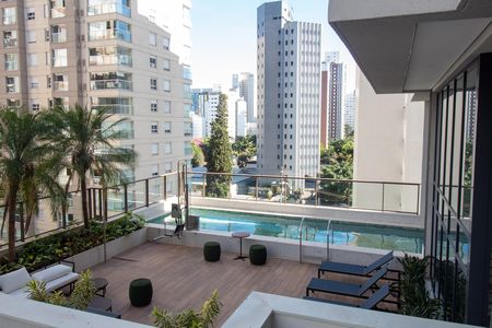 Studio para alugar com 25m², 1 quarto e sem vaga Studio para alugar com 25m², 1 quarto e sem vagaÁrea comum - Piscina