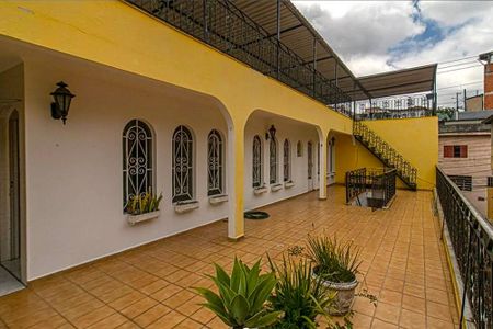 Área externa de casa para alugar com 9 quartos, 332m² em Vila Brasilina, São Paulo