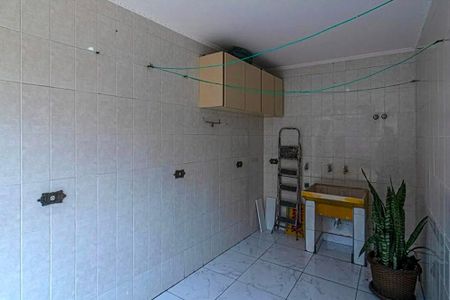 Casa para alugar com 332m², 9 quartos e 6 vagas Casa para alugar com 332m², 9 quartos e 6 vagasÁrea de Serviço