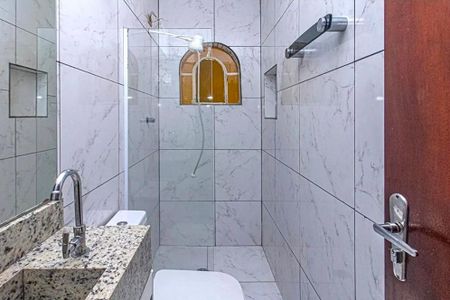 Banheiro da Suíte de casa para alugar com 9 quartos, 332m² em Vila Brasilina, São Paulo