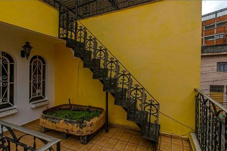 Área externa de casa para alugar com 9 quartos, 332m² em Vila Brasilina, São Paulo