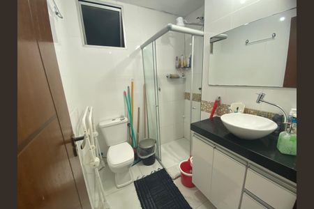 Banheiro de apartamento para alugar com 2 quartos, 45m² em Linda Vista, Contagem