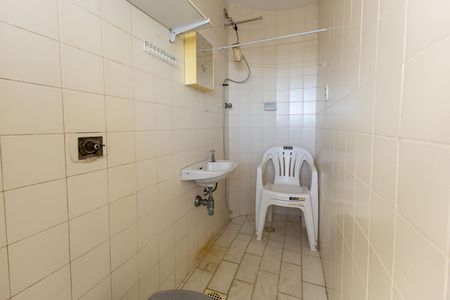 Área de Serviço - Banheiro de apartamento à venda com 3 quartos, 100m² em Santo Antônio, Belo Horizonte