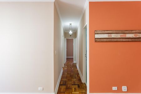 Corredor de apartamento para alugar com 3 quartos, 87m² em Vila Nova Conceição, São Paulo