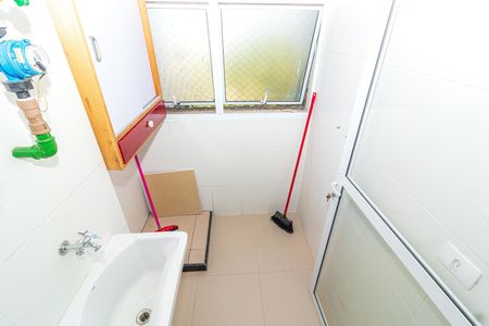 Área de Serviço de apartamento para alugar com 2 quartos, 60m² em Vila Castelo, São Paulo