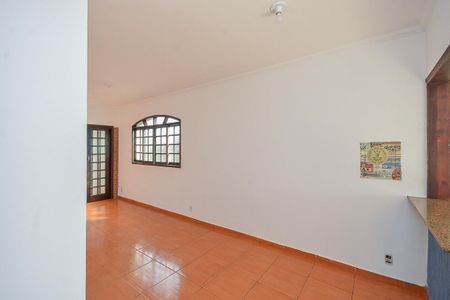 Casa para alugar com 75m², 2 quartos e sem vaga Casa para alugar com 75m², 2 quartos e sem vagaSala