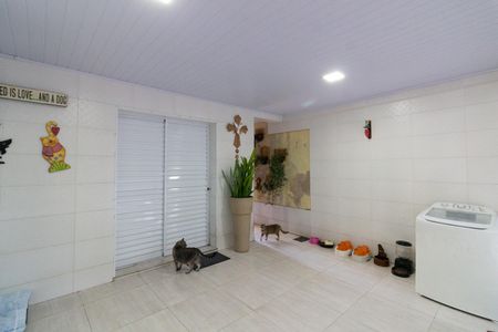 Garagem de casa à venda com 2 quartos, 160m² em Jardim Rosa Maria, São Paulo