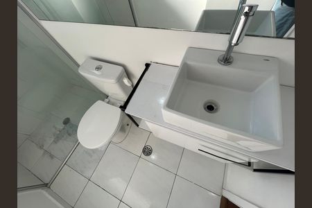 Banheiro da Suíte de apartamento para alugar com 3 quartos, 85m² em Jardim Maria Rosa, Taboão da Serra