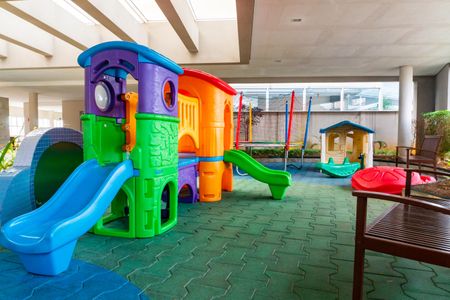 Apartamento à venda com 73m², 2 quartos e 1 vaga Apartamento à venda com 73m², 2 quartos e 1 vagaÁrea comum - Playground