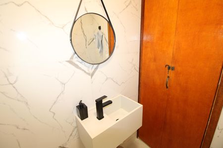 Casa para alugar com 315m², 3 quartos e 3 vagasBanheiro