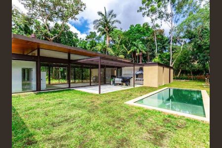 Casa de condomínio à venda com 734m², 5 quartos e 4 vagas Casa de condomínio à venda com 734m², 5 quartos e 4 vagasFoto 04