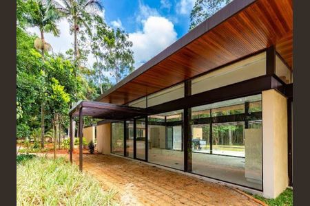 Casa de condomínio à venda com 734m², 5 quartos e 4 vagas Casa de condomínio à venda com 734m², 5 quartos e 4 vagasFoto 32