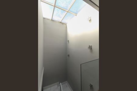Escada de casa para alugar com 3 quartos, 170m² em Vila Verde, São Paulo