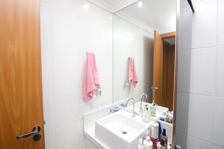 Apartamento à venda com 49m², 2 quartos e 2 vagas Apartamento à venda com 49m², 2 quartos e 2 vagasBanheiro da Suíte