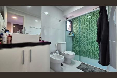 Apartamento para alugar com 132m², 3 quartos e 2 vagas Apartamento para alugar com 132m², 3 quartos e 2 vagasBanheiro da suíte