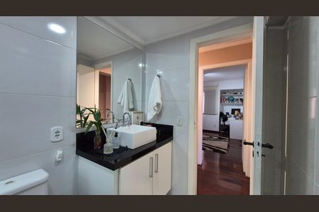 Apartamento para alugar com 132m², 3 quartos e 2 vagas Apartamento para alugar com 132m², 3 quartos e 2 vagasBanheiro