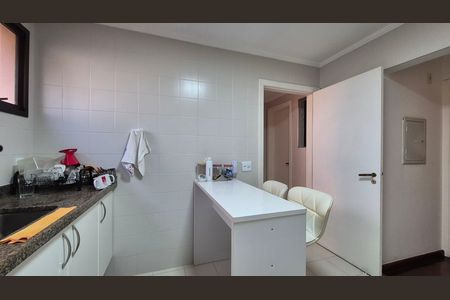 Apartamento para alugar com 132m², 3 quartos e 2 vagas Apartamento para alugar com 132m², 3 quartos e 2 vagasCozinha