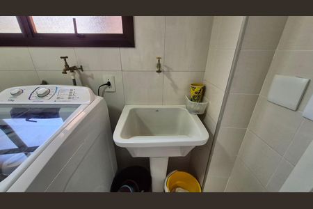 Apartamento para alugar com 132m², 3 quartos e 2 vagas Apartamento para alugar com 132m², 3 quartos e 2 vagasLavanderia