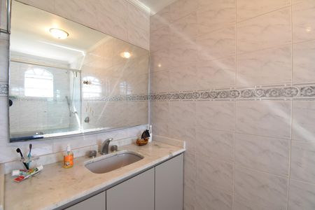 Casa à venda com 397m², 4 quartos e 4 vagasBanheiro da Suíte 3