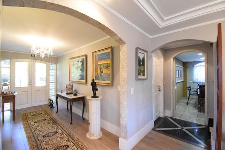 Casa à venda com 397m², 4 quartos e 4 vagasHall de entrada