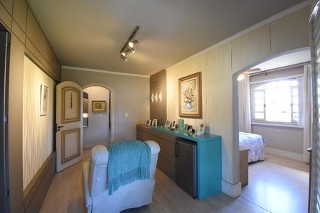 Casa à venda com 397m², 4 quartos e 4 vagasSuíte 1