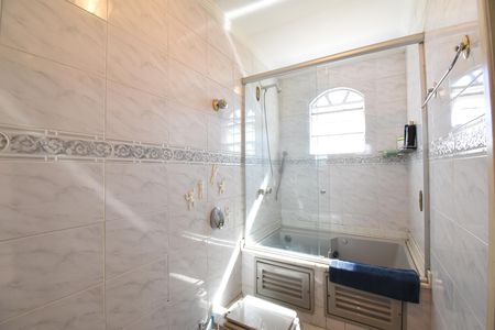Casa à venda com 397m², 4 quartos e 4 vagasBanheiro da Suíte 3