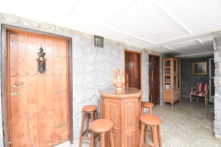 Casa à venda com 397m², 4 quartos e 4 vagasSalão de festas
