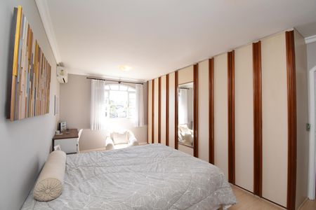 Casa à venda com 397m², 4 quartos e 4 vagasSuíte 4