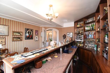 Casa à venda com 397m², 4 quartos e 4 vagasAdéga