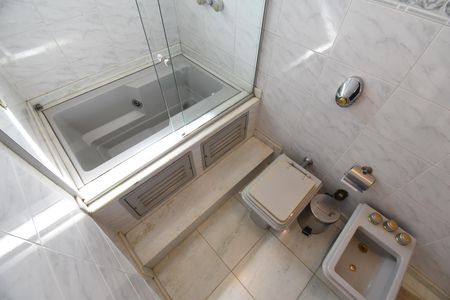 Casa à venda com 397m², 4 quartos e 4 vagasBanheiro da Suíte 4
