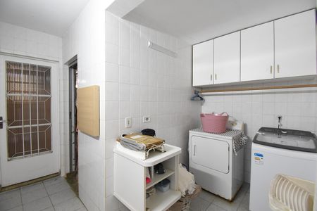 Casa à venda com 397m², 4 quartos e 4 vagasÁrea de Serviço