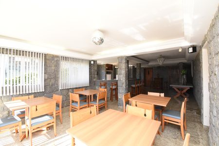 Casa à venda com 397m², 4 quartos e 4 vagasSalão de festas