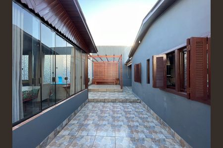 Casa à venda com 84m², 3 quartos e 1 vaga