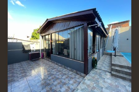 Casa à venda com 84m², 3 quartos e 1 vaga