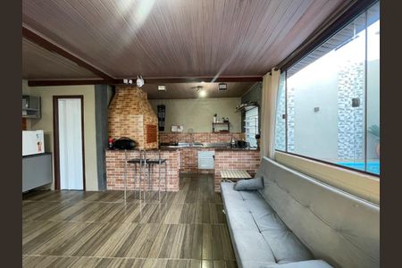 Casa à venda com 84m², 3 quartos e 1 vaga
