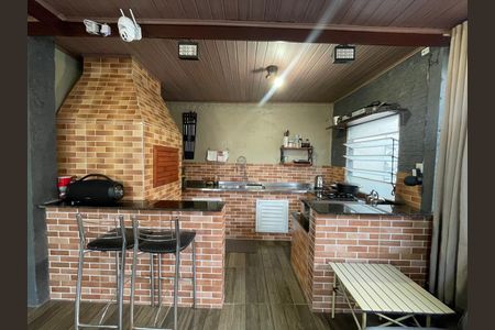 Casa à venda com 84m², 3 quartos e 1 vaga
