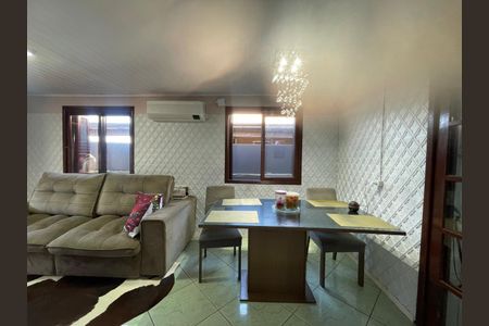 Casa à venda com 84m², 3 quartos e 1 vaga