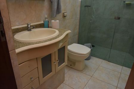 Banheiro de casa à venda com 4 quartos, 324m² em Mirante de Jundiaí, Jundiaí