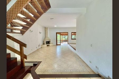 Casa de condomínio à venda com 360m², 5 quartos e 3 vagas Casa de condomínio à venda com 360m², 5 quartos e 3 vagasFoto 24