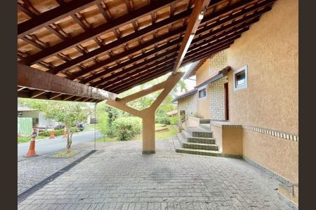 Casa de condomínio à venda com 360m², 5 quartos e 3 vagas Casa de condomínio à venda com 360m², 5 quartos e 3 vagasFoto 05