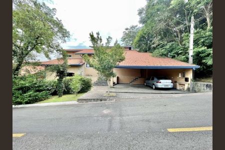 Casa de condomínio à venda com 360m², 5 quartos e 3 vagas Casa de condomínio à venda com 360m², 5 quartos e 3 vagasFoto 01