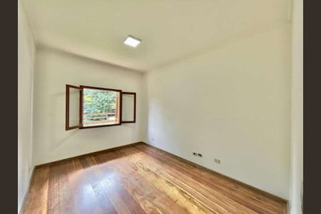 Casa de condomínio à venda com 360m², 5 quartos e 3 vagas Casa de condomínio à venda com 360m², 5 quartos e 3 vagasFoto 29