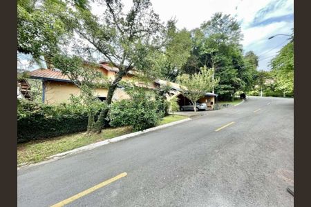 Casa de condomínio à venda com 360m², 5 quartos e 3 vagas Casa de condomínio à venda com 360m², 5 quartos e 3 vagasFoto 02