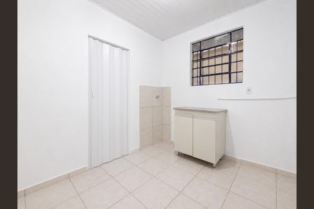 Cozinha de casa para alugar com 1 quarto, 65m² em Azenha, Porto Alegre