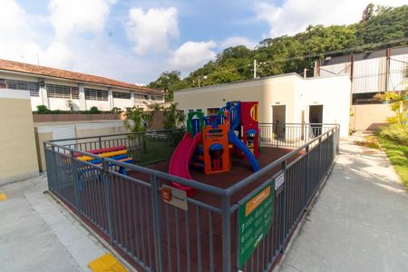 Área comum de apartamento para alugar com 2 quartos, 47m² em Rio do Ouro, São Gonçalo