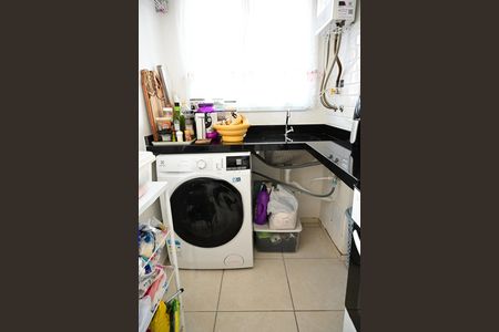 Apartamento à venda com 54m², 3 quartos e 1 vaga Apartamento à venda com 54m², 3 quartos e 1 vagaCozinha e Área de Serviço