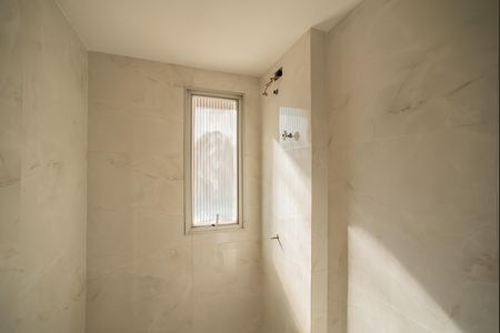 Apartamento para alugar com 67m², 3 quartos e 1 vaga Apartamento para alugar com 67m², 3 quartos e 1 vagaBanheiro da Suíte