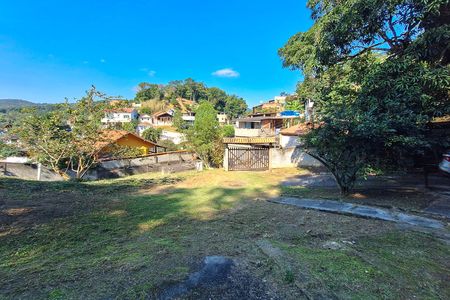 Casa à venda com 3780m², 2 quartos e 1 vaga Casa à venda com 3780m², 2 quartos e 1 vagaQuintal