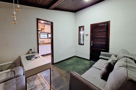 Casa à venda com 2 quartos, 3780m² em Maria Paula, Niterói