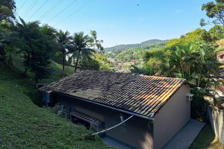 Casa à venda com 3780m², 2 quartos e 1 vaga Casa à venda com 3780m², 2 quartos e 1 vagaQuintal